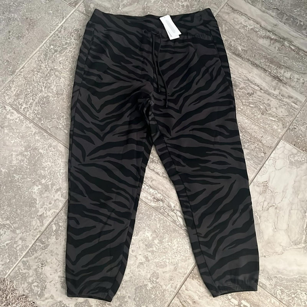 New UGG Daniella Sweatpants Zebra in Grey & Black, Size 1X New w/Tag