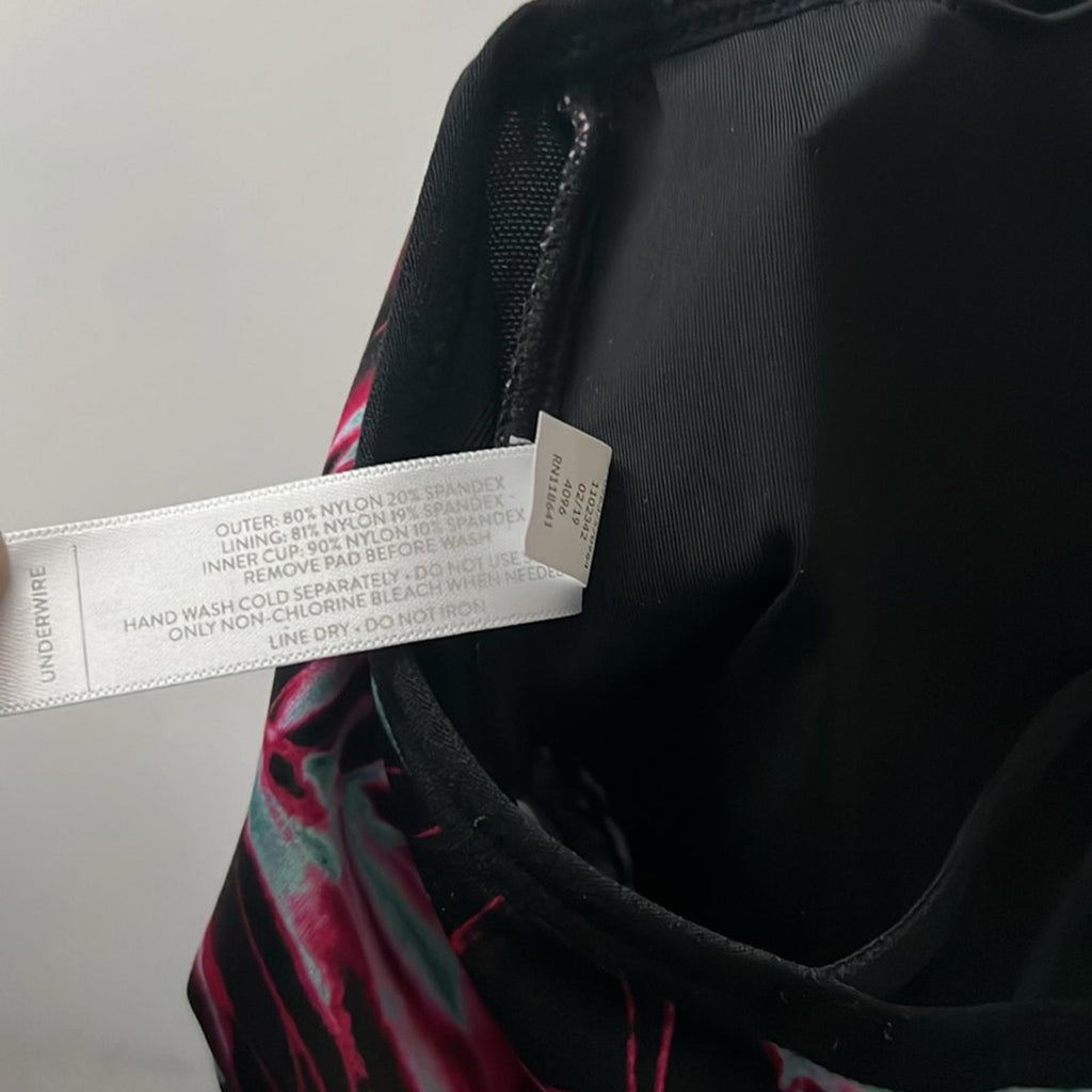 NEW Livi Active Palm Print Underwire Cross-Back Sports Bra, Size 18