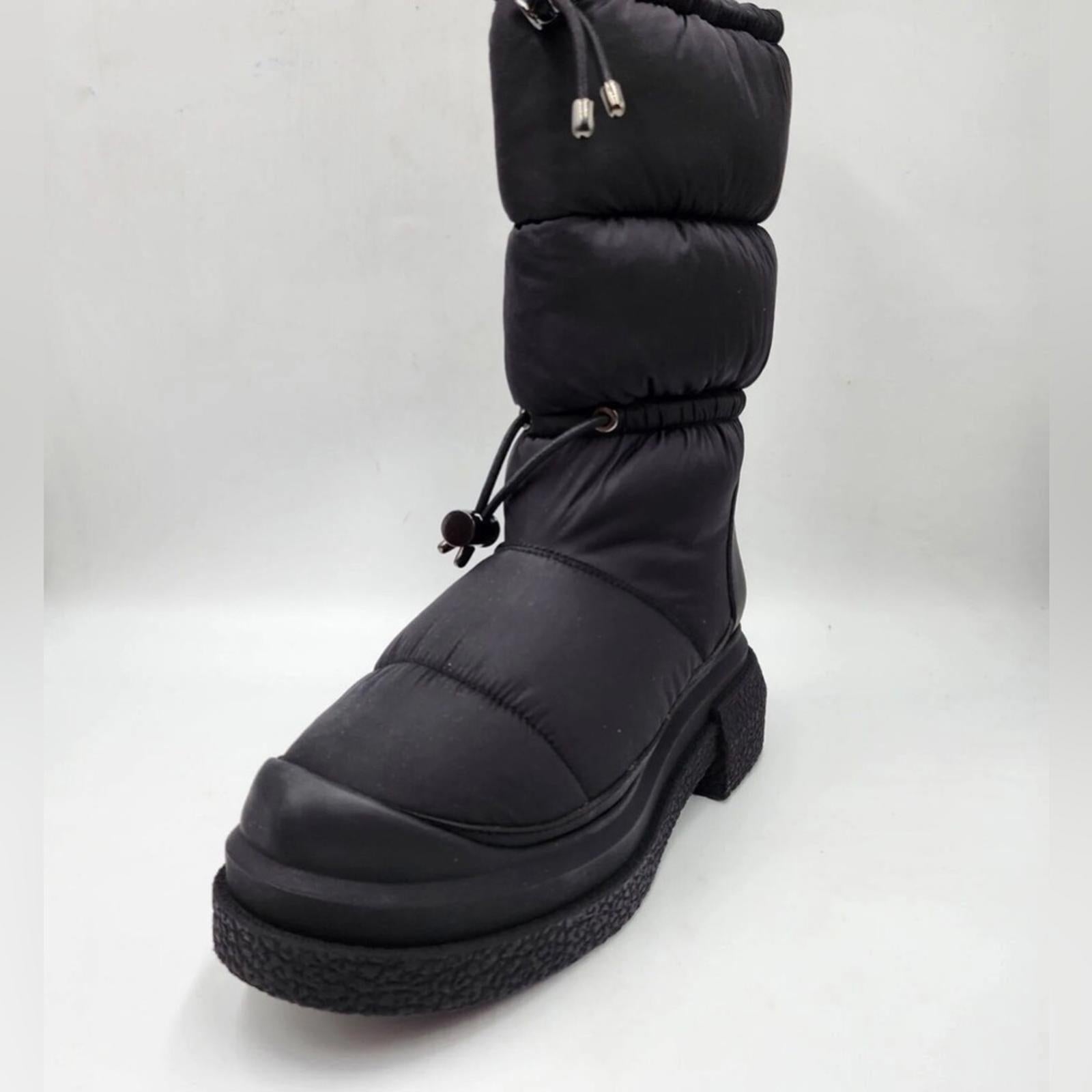 Stuart Weitzman Cam SportLift Boots in Black, Size 7.5 New in Box Retail $595