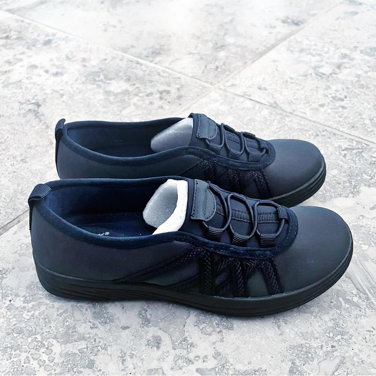 NEW Easy Street Makena Slip-On Sneakers in Navy, Size 5.5 New w/o Box