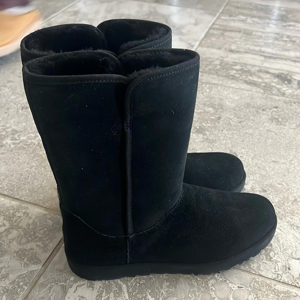 UGG Michelle BLACK Pull-On Suede Fur Lined Boots, Size EU40/ US9 NWT S/N 1013462