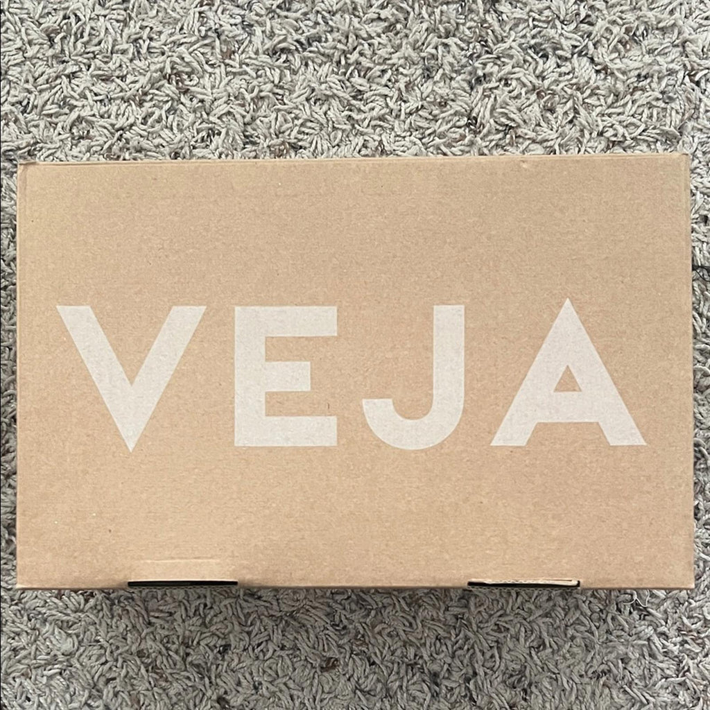 Veja Dekkan Alveomesh Sneakers in Natural White, Size 36, NEW in Box