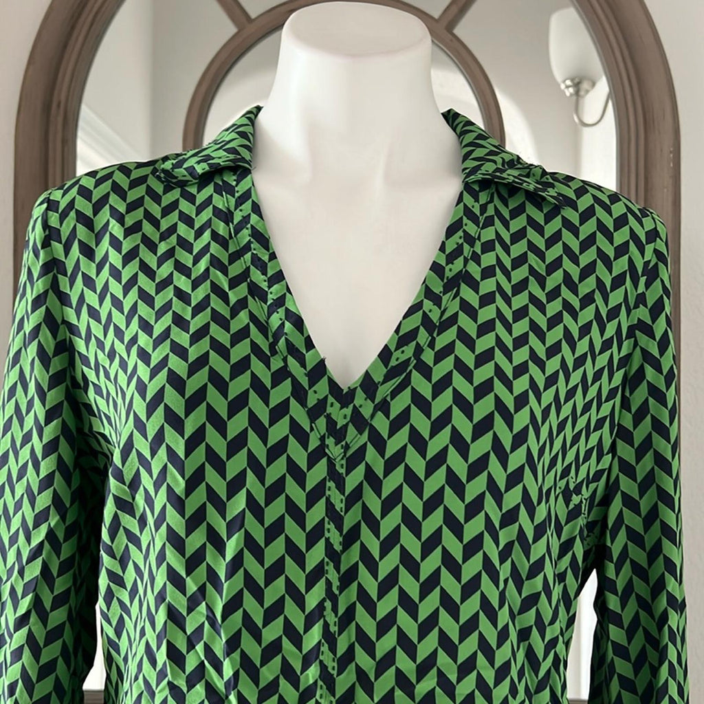 Tory Burch Silk Blouse in Green/Navy Size 10 EXCELLENT