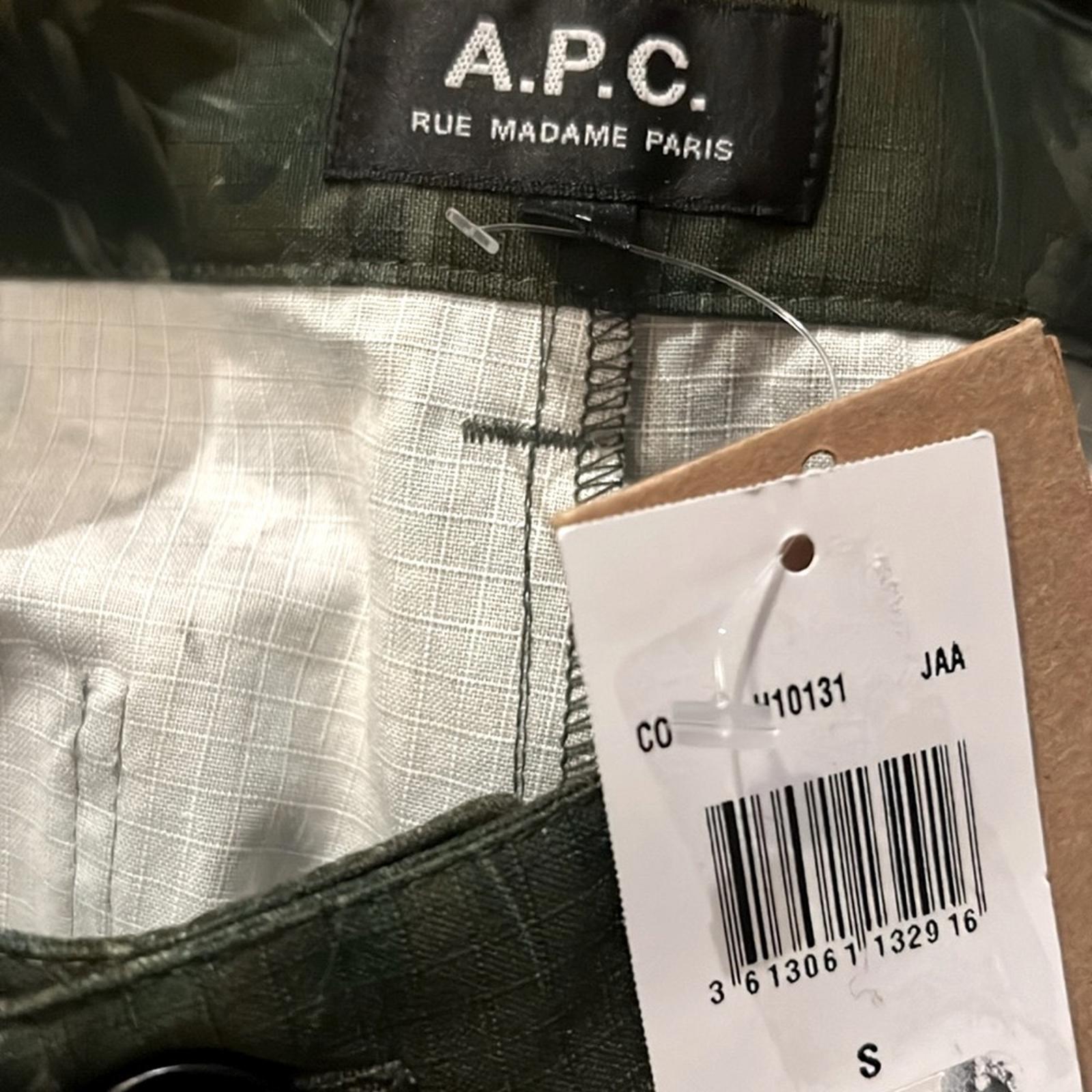 A.P.C. Andy Regular Fit Shorts, Size S New w/Tag Retail $215