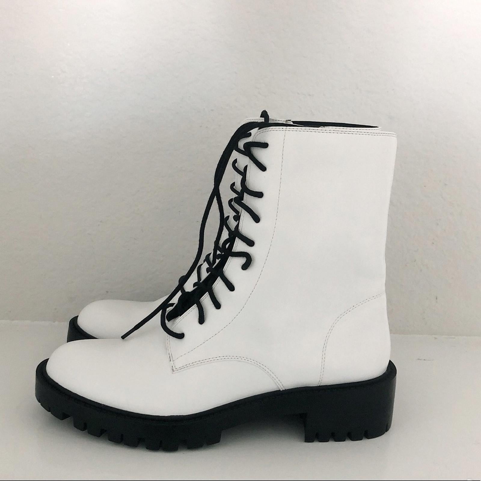 WhoWhatWear Platform Lace-Up Moto Boots in White, Size 8 New w/o Box