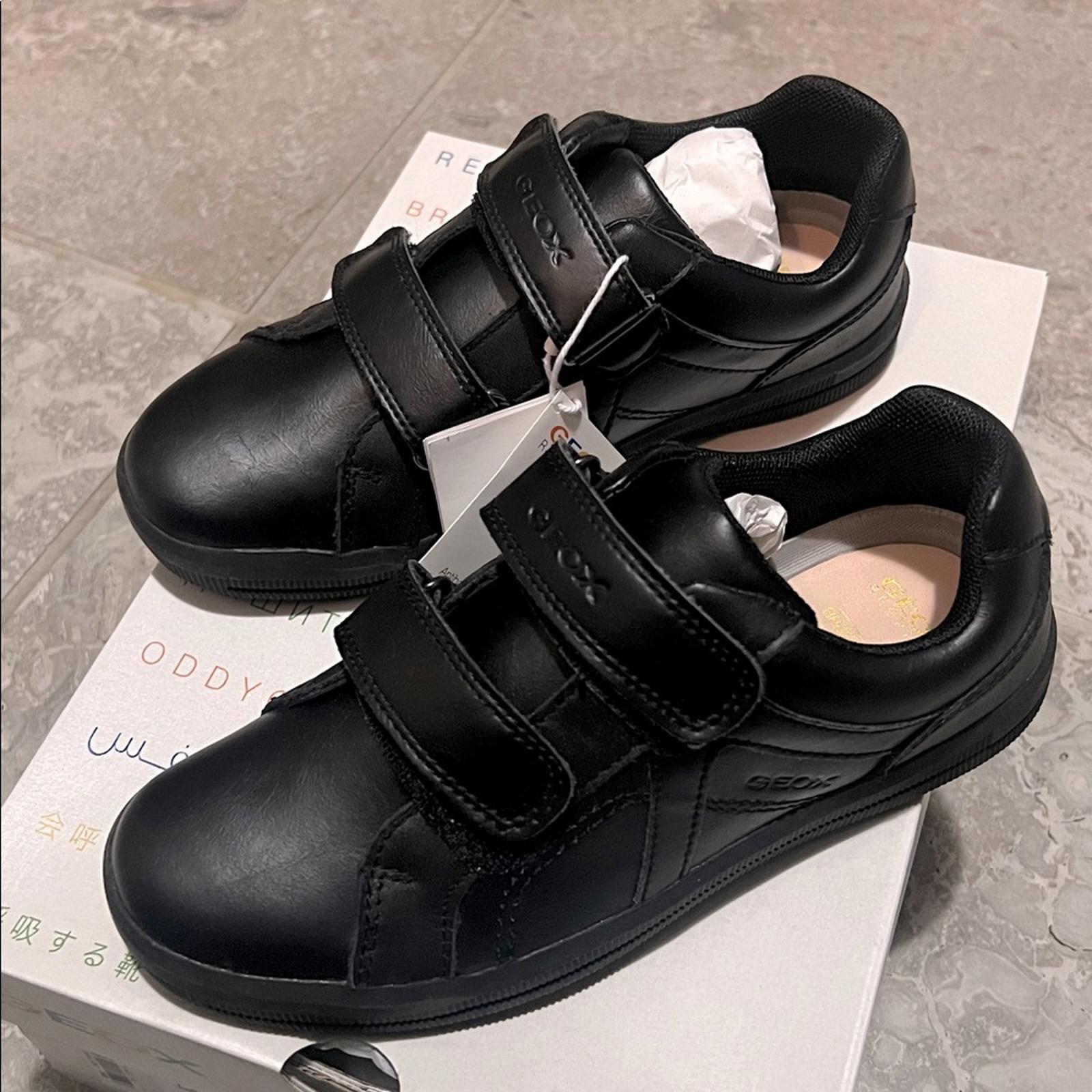 Geox Boys' J Arzach Boy G Trainers in Black, Size 3.5, NEW in Box