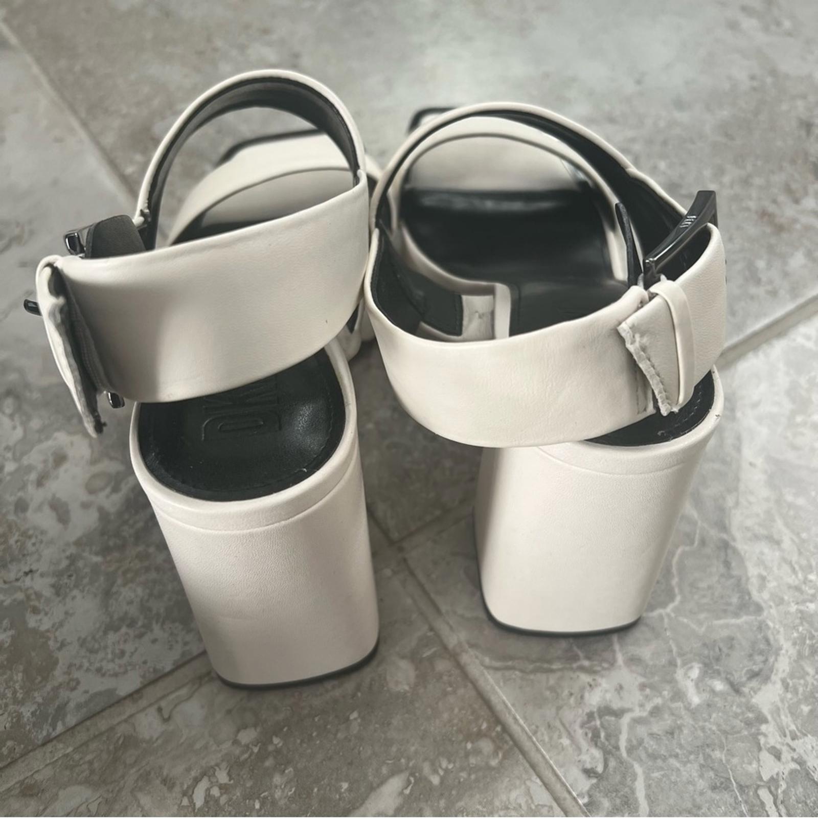 DKNY Bibiana Platform Sandals in Cream Size 9, Comes in Original Box Retail $139