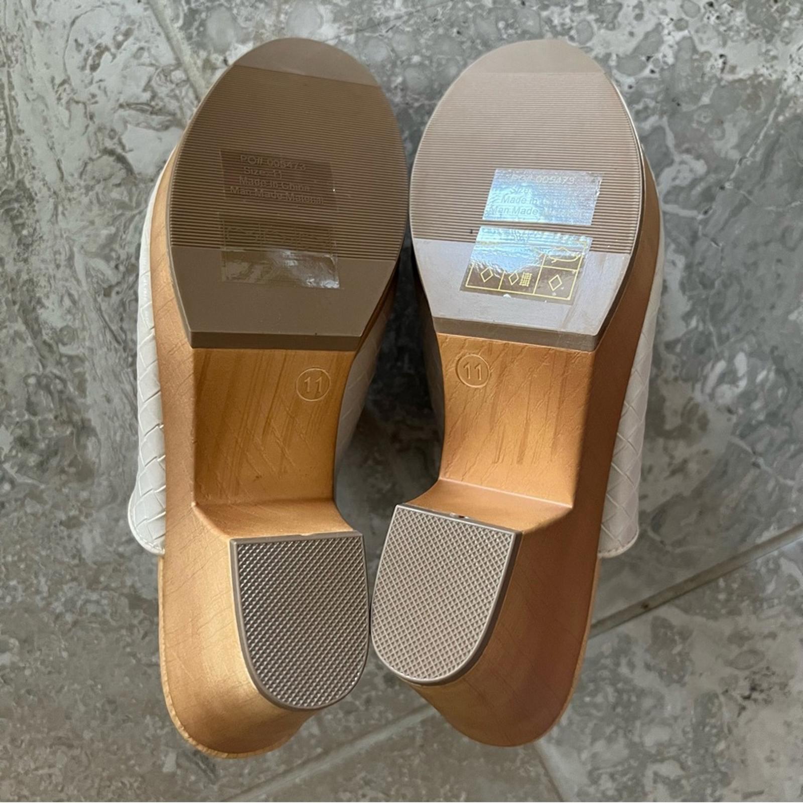 Journée Collection Women's Kelsy Woven Clogs, Size 11 New without Box