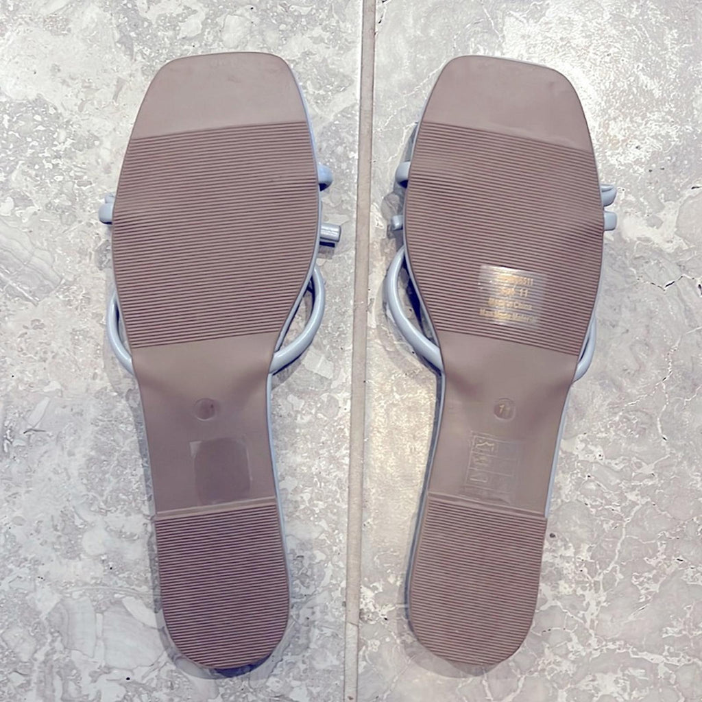 Journée Collection Sandals in Soma Blue, Size 11 New in Box w/Dust Bag