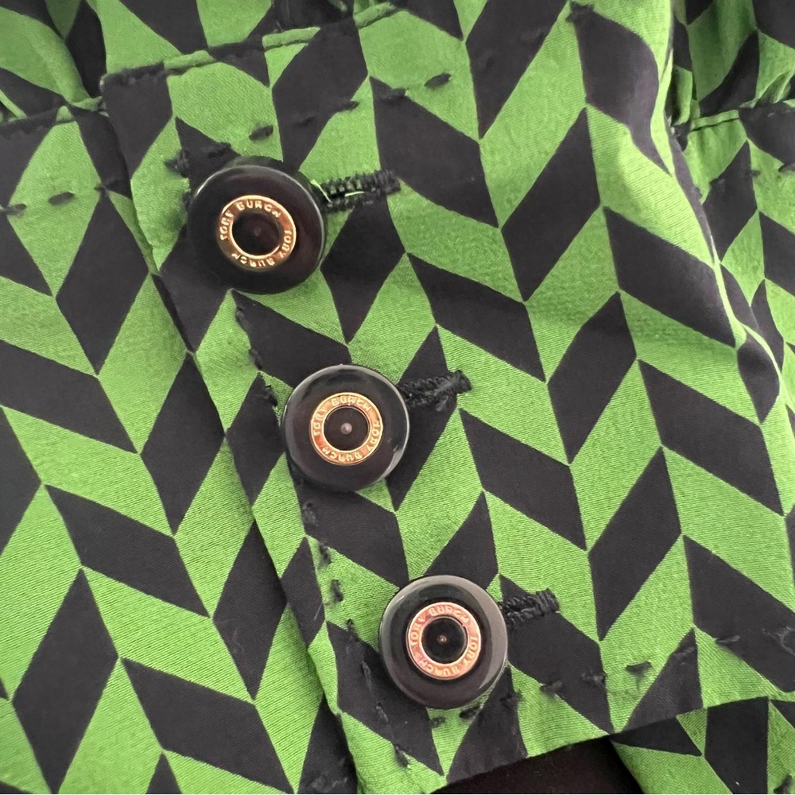 Tory Burch Silk Blouse in Green/Navy Size 10 EXCELLENT