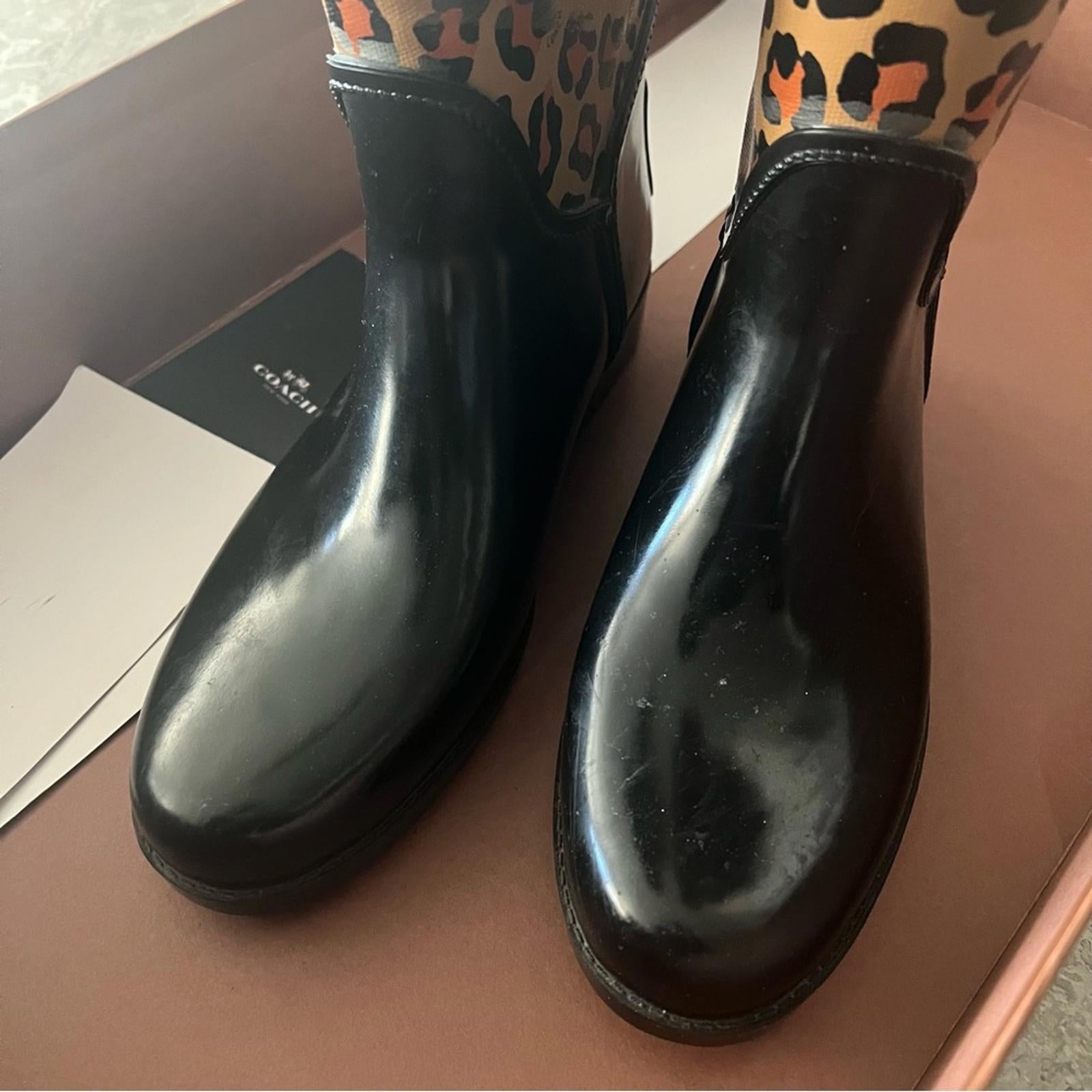 COACH Cozy Tristee Style Lace-Up Rain Boots in Animal Print, Size 9 EXCELLENT!