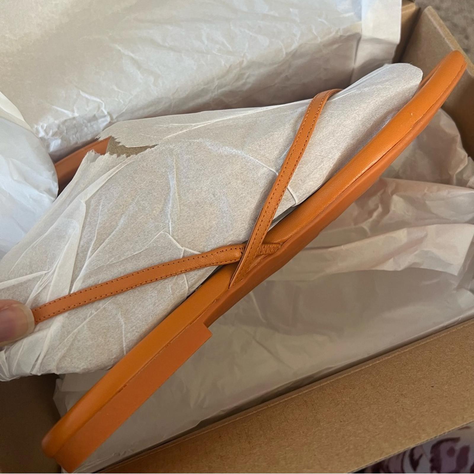 Vince Deana Strappy Leather Flat Sandals, Orange Size 10M (Sold Out) NEW $195