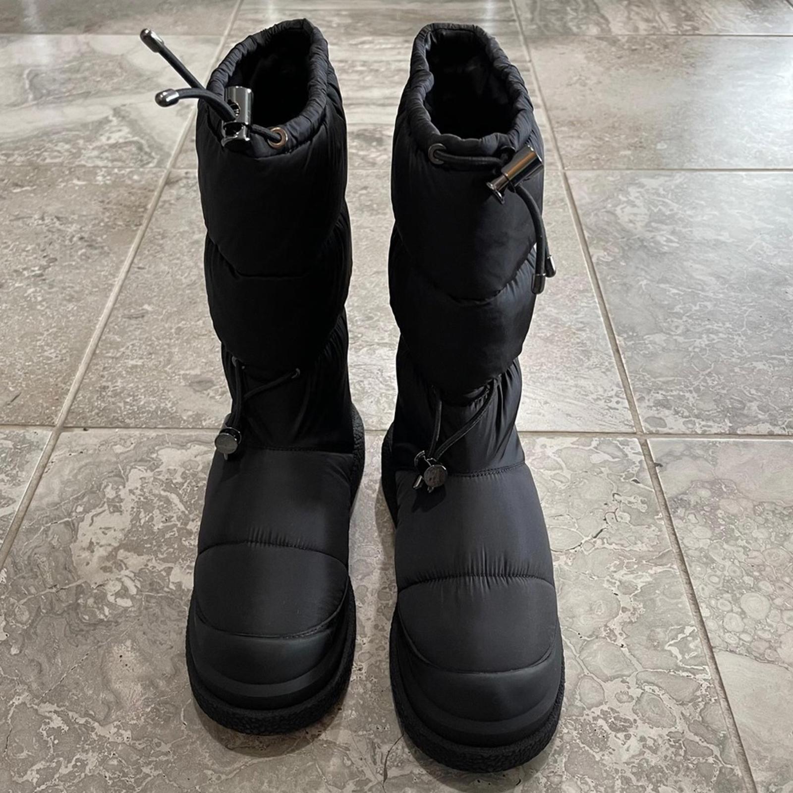 Stuart Weitzman Cam SportLift Boots in Black, Size 7.5 New in Box Retail $595