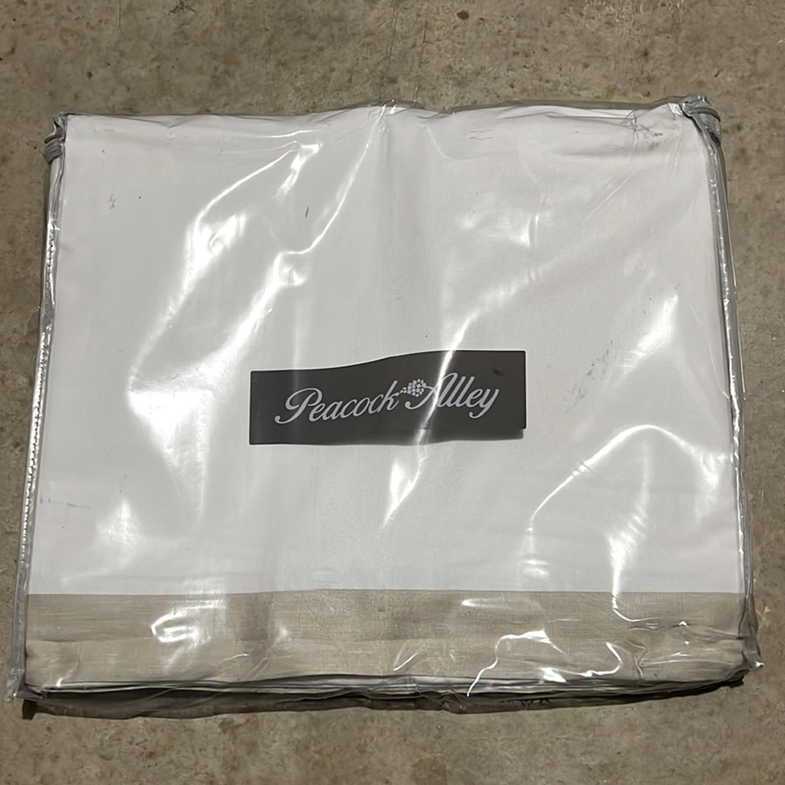NWT Peacock Alley Mandalay Linen Cuff Duvet Cover, Queen New in Packaging