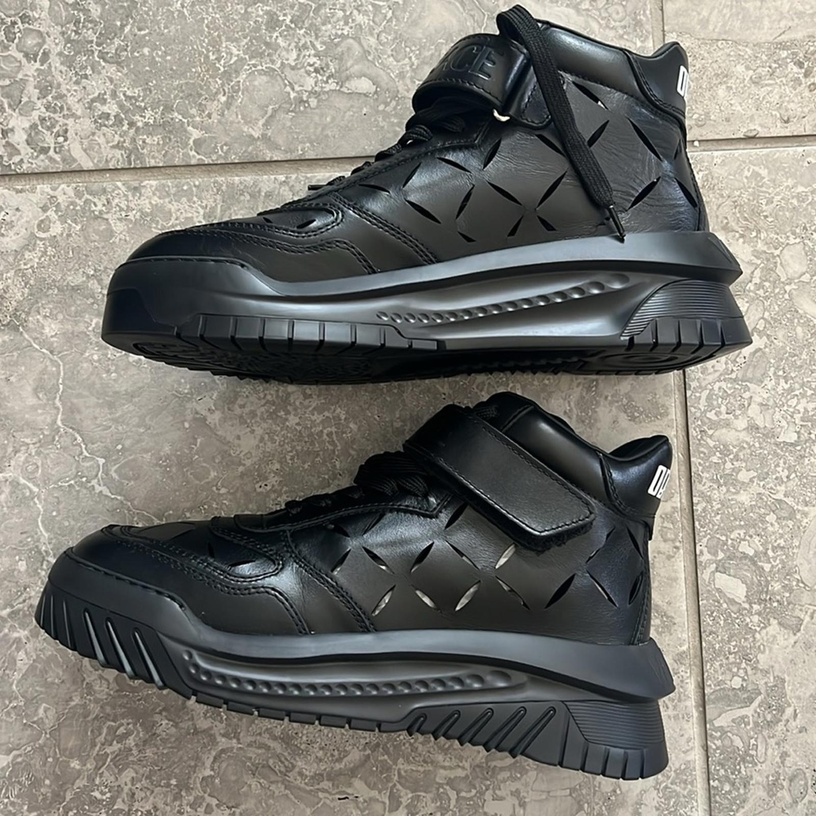 Versace Odissea Calf Leather High-Top Sneakers Black, Size 42 New+Dustbag $1,175