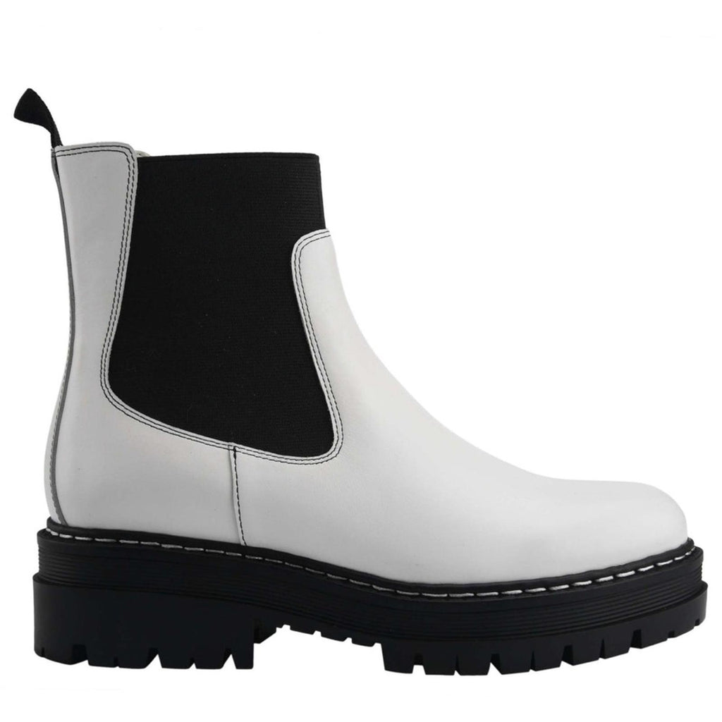 Marc Fisher Patrick Chelsea Lugsole Boots, White Size 8.5 New in Box Retail $199