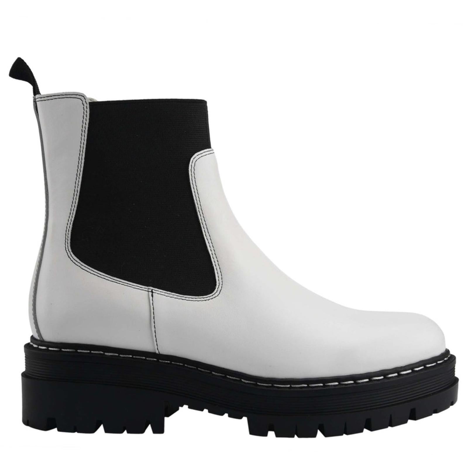 Marc Fisher Patrick Chelsea Lugsole Boots, White Size 8.5 New in Box Retail $199