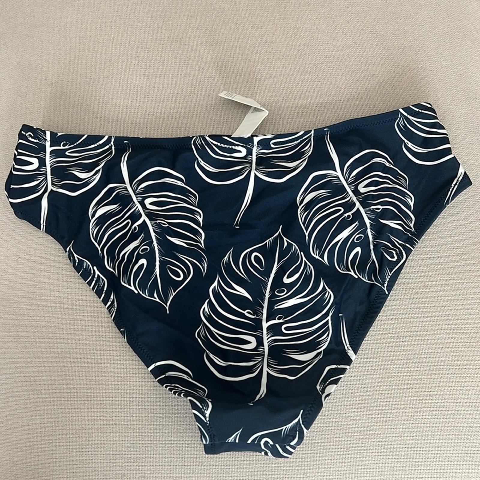 Cupshe Navy Leaf-Print Bikini Bottom Size M New w/Tag