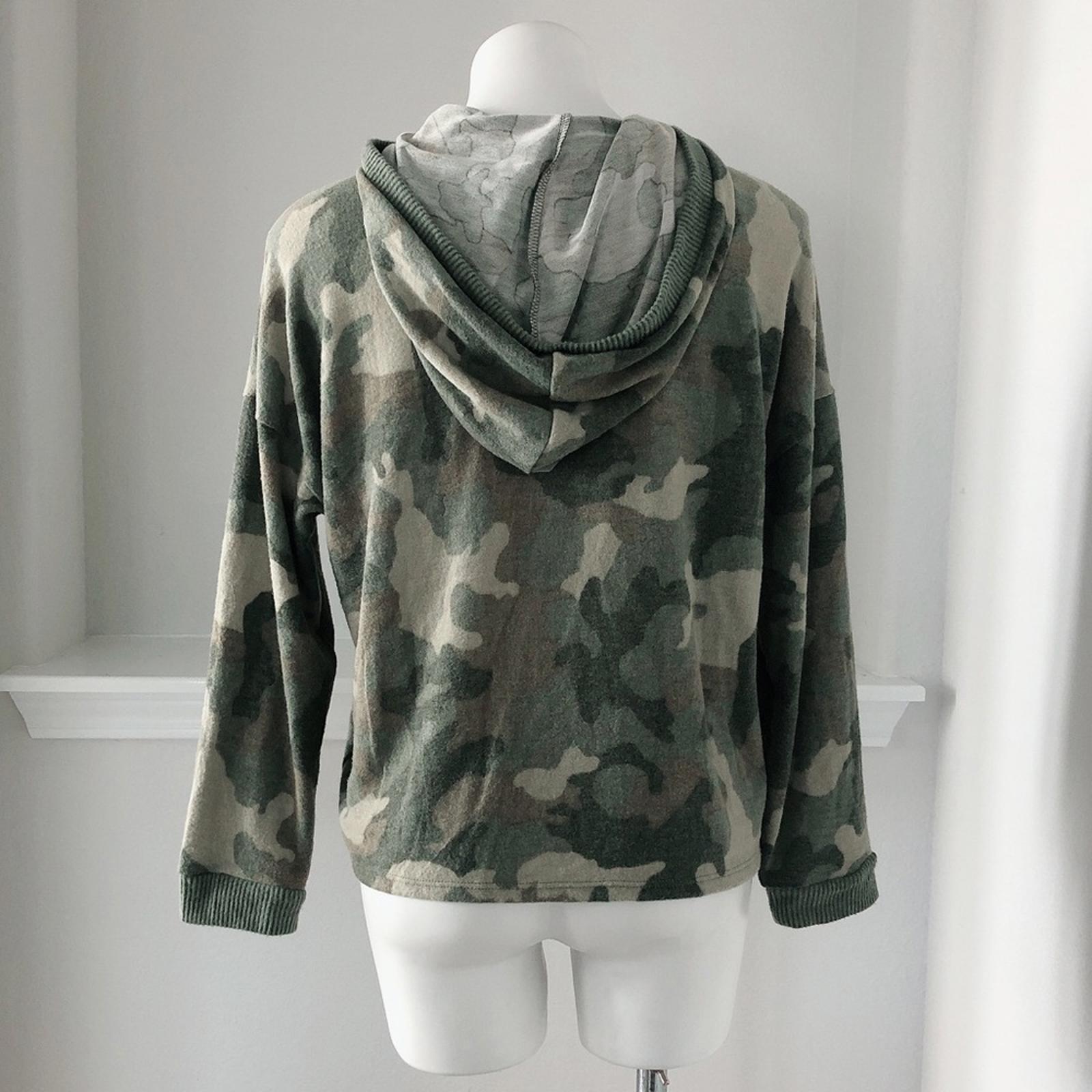 Pink Republic Hooded Sweatshirt in Camo Print, Green Size XL New w/Tag