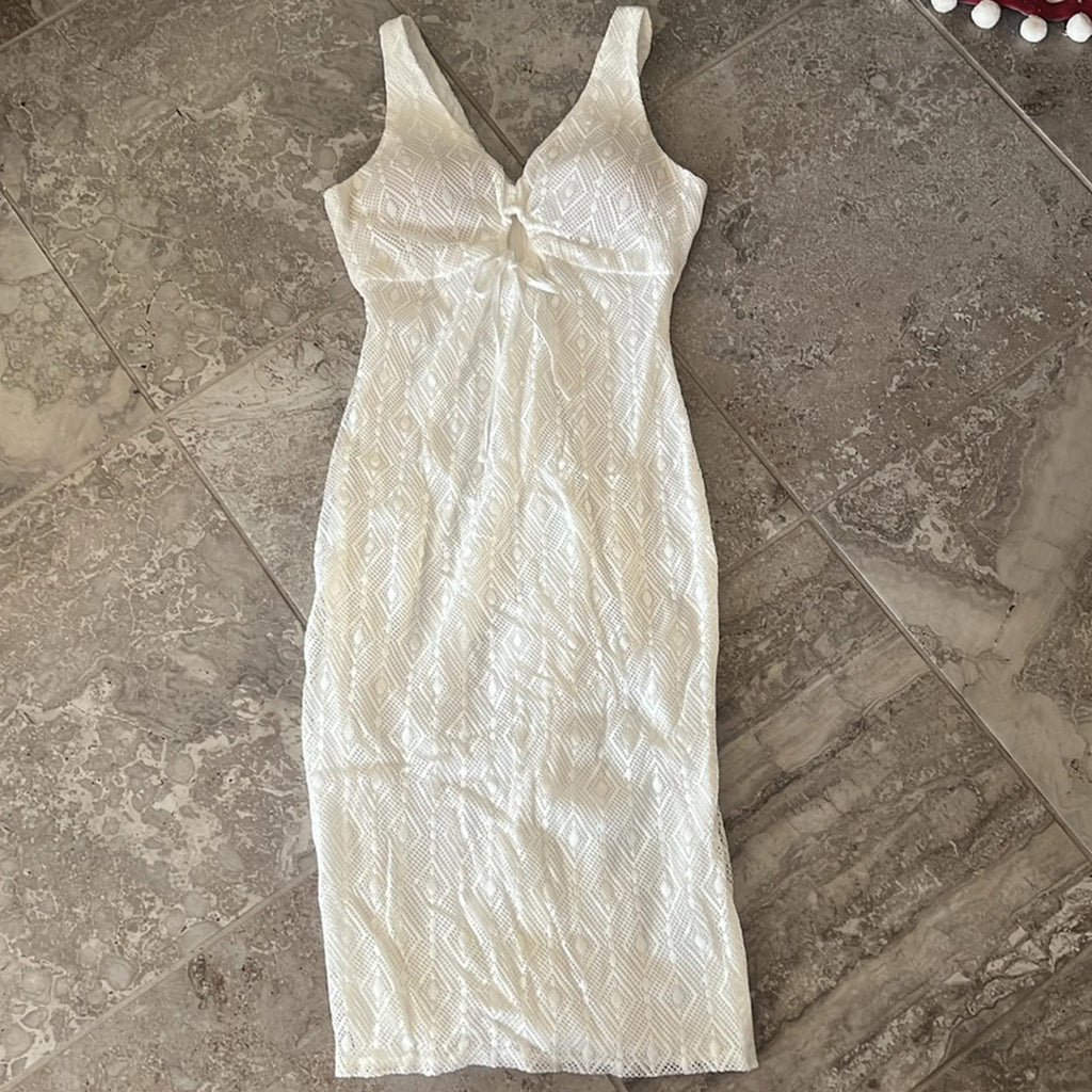 GUESS Geo Lace Sheath Dress w/Key Hole Detail in White, Size 8 New w/Tag $128