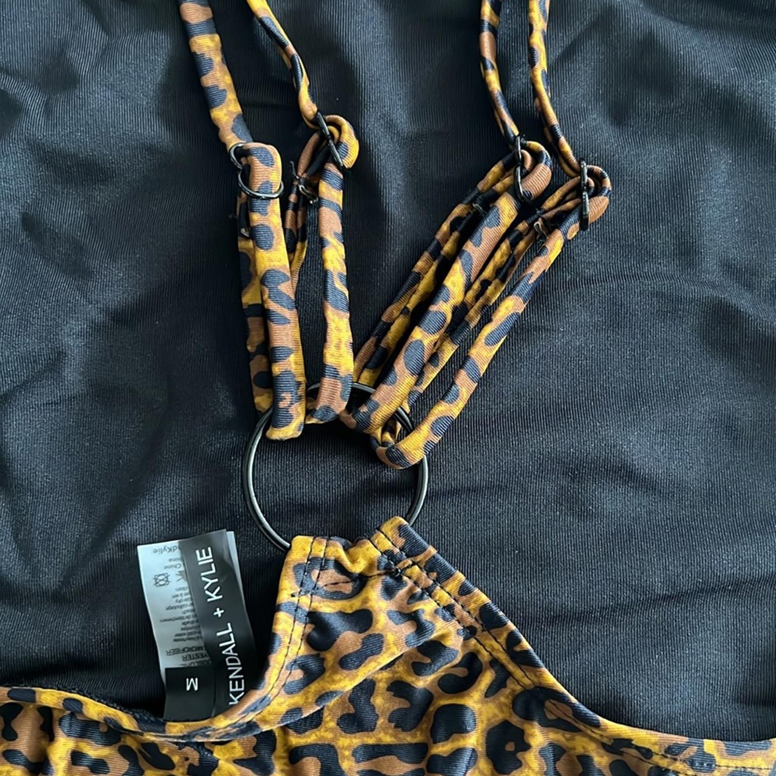 Kendall + Kylie Ring Back V-Neck One Piece Swimsuit Size M, New w/Tag $120
