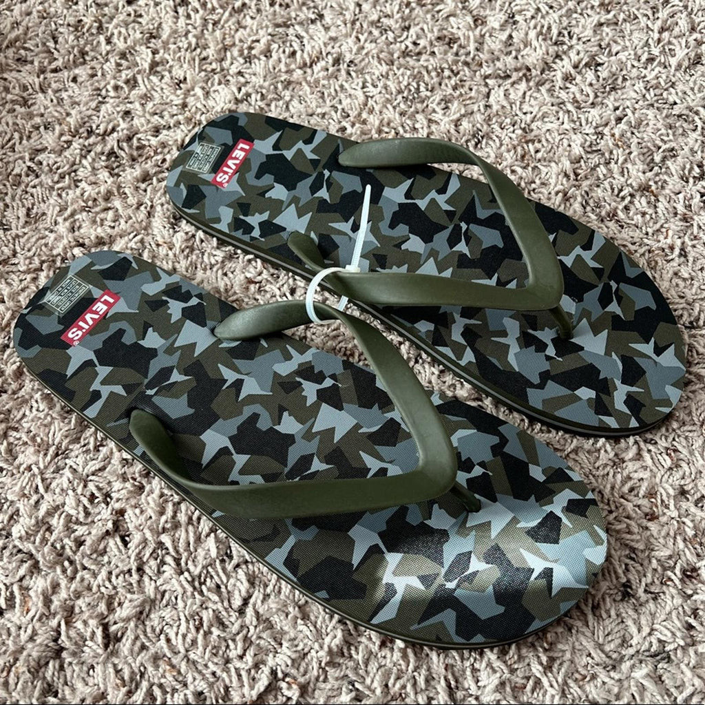 NEW Levi’s Flip Flops Box Camo Light Green Men’s Size XL (12/13) New w/Tag
