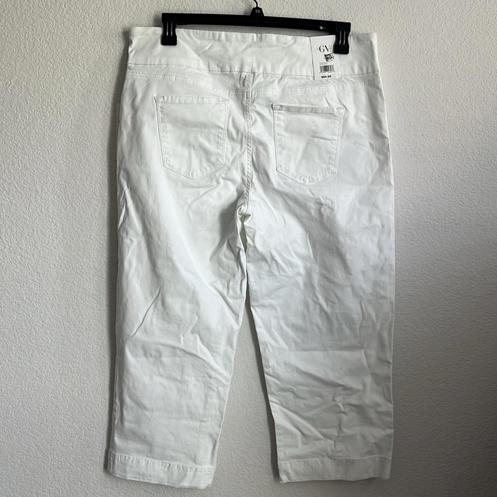 Gloria Vanderbilt Pull-On Amanda Stretch Capri Jeans in White, NWT, Size 16