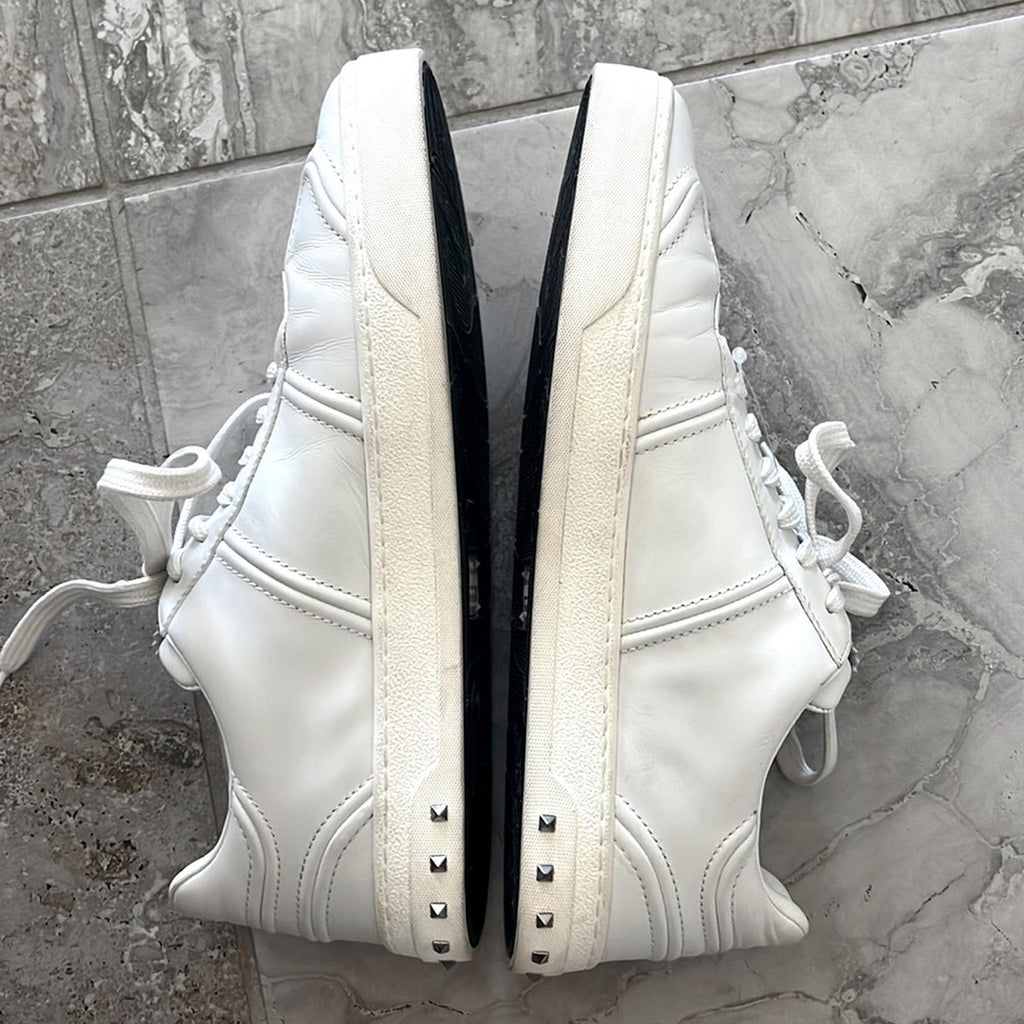 Valentino Garavani Flycrew Leather Sneakers, Size 43/9.5 Comes w/Box Excellent!