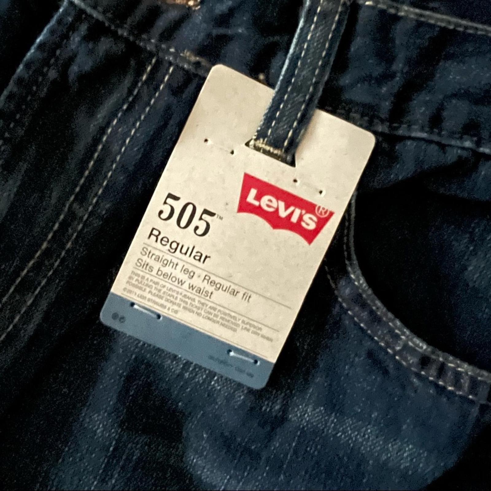 Levi’s 505 Jeans Husky Regular Fit Straight Leg in Blue Denim Size W33 X L28 NWT