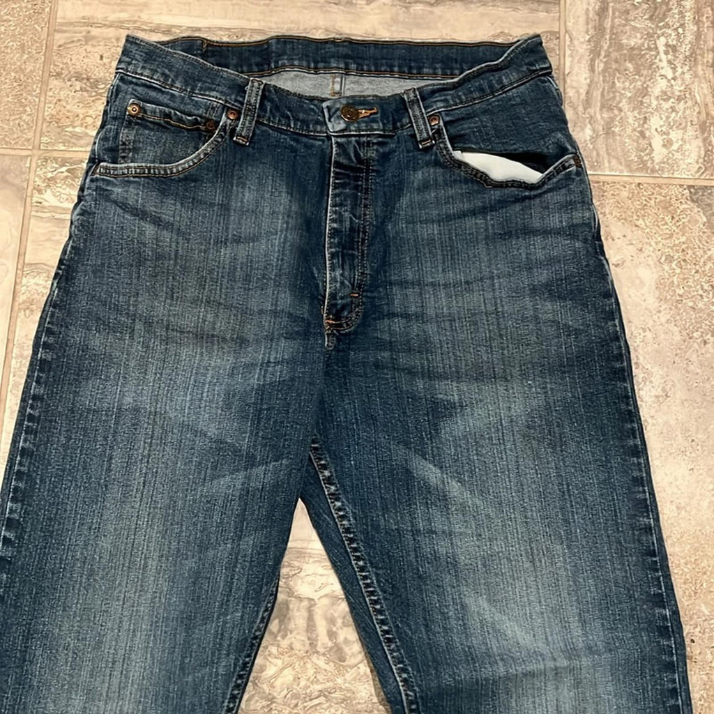 Wrangler Relaxed Fit Jeans in Blue, Size W32 X L32 EXCELLENT!