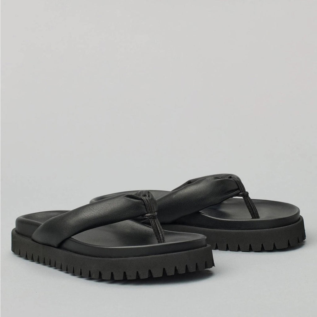 LITA by Ciara (Made in Italy) Lug Sole Thong Sandals, Black Size 42 EXCELLENT!
