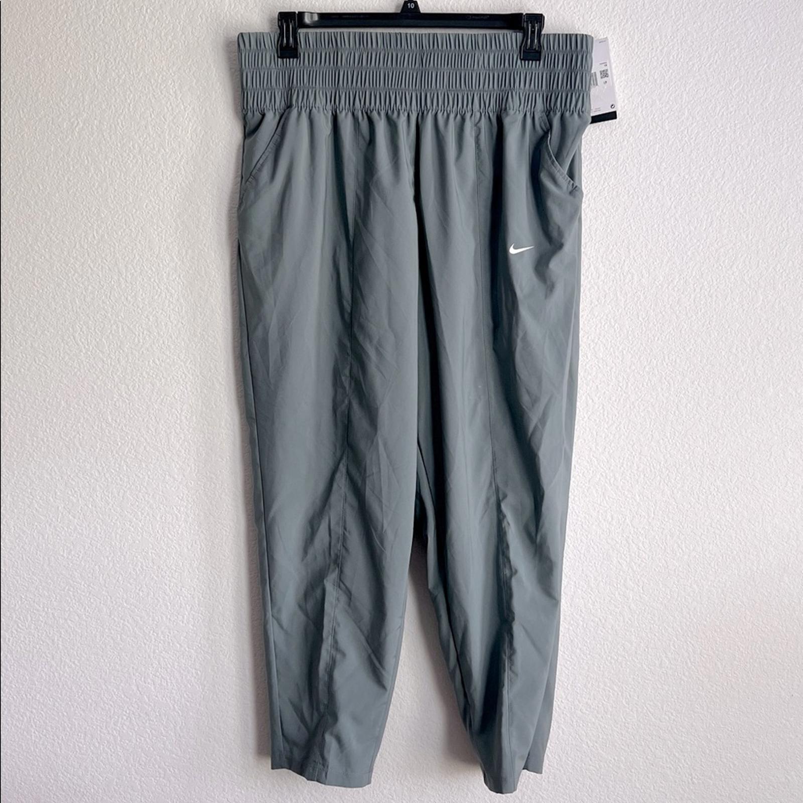 Nike Dri-Fit One Ultra High Waisted Sweatpants in Smoke Grey, Plus Size 1X, NWT