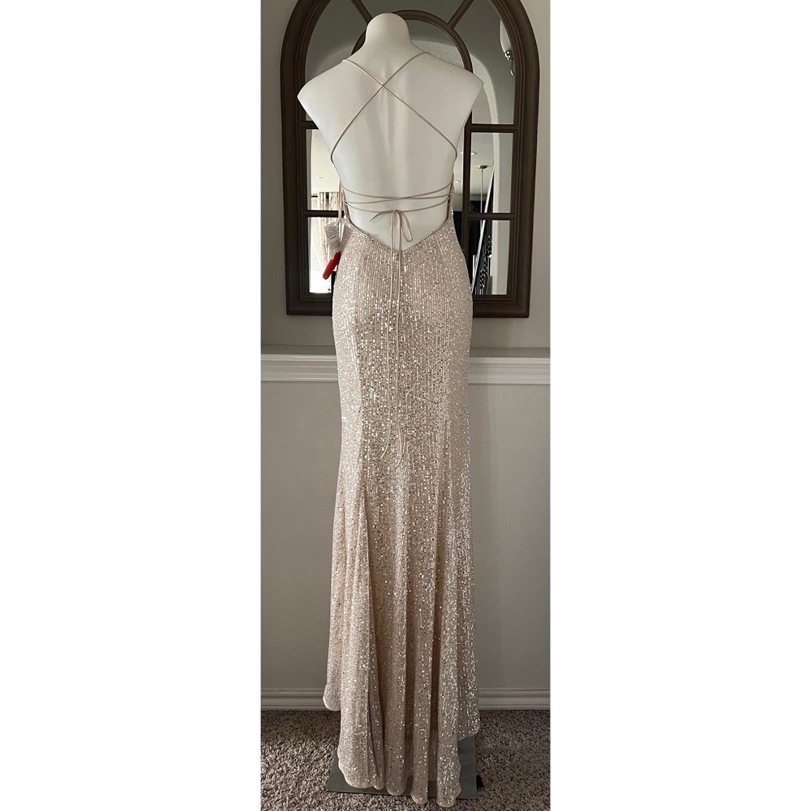 Mac Duggal IEENA Allover Sequin Strappy Open Back Gown in Nude Silver Size 4 NWT