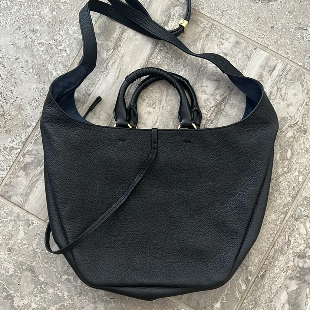 Chloé Deia Medium Hobo Bag in Grained Calfskin Leather – Black – Excellent