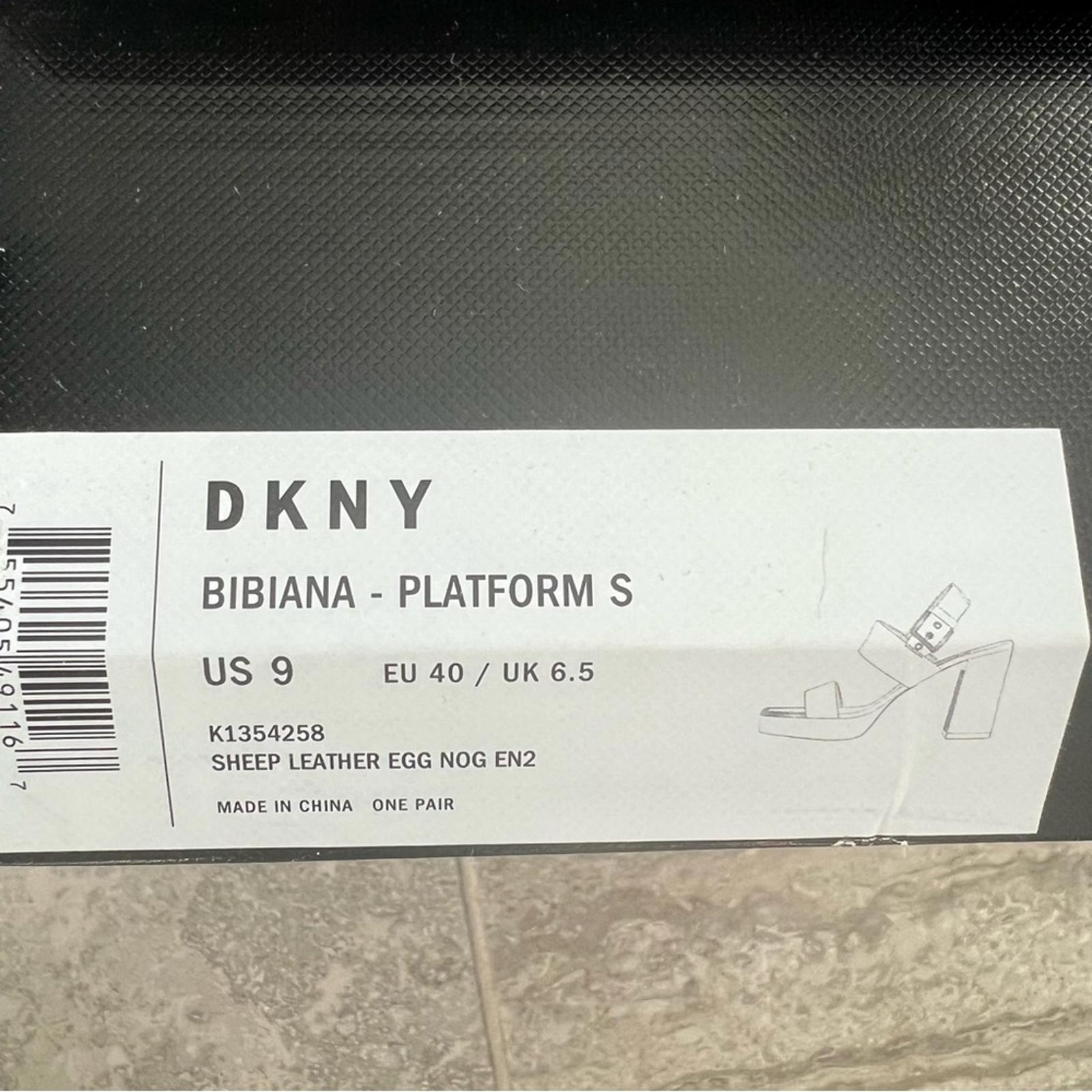 DKNY Bibiana Platform Sandals in Cream Size 9, Comes in Original Box Retail $139