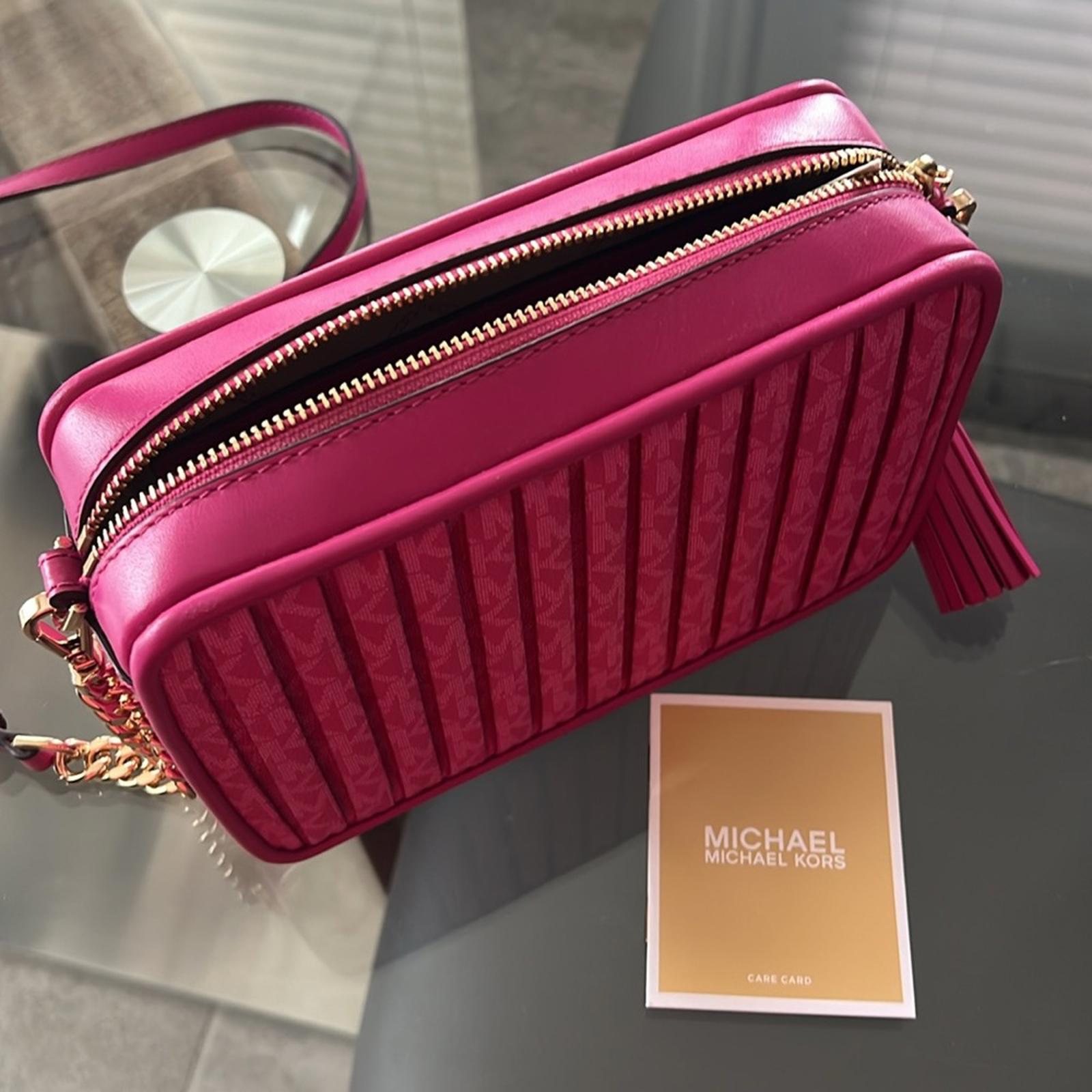 Michael Kors Jet Set Charm Medium Camera Bag in Wild Berry, New w/Tag $298