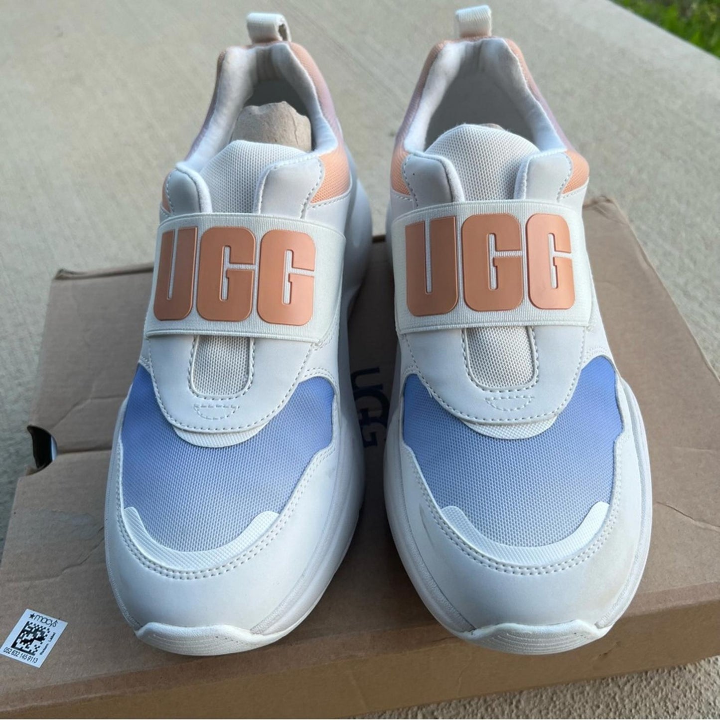 UGG Women's LA Flex Sneaker, Scallop Gradient Size 8, Comes in Original Box