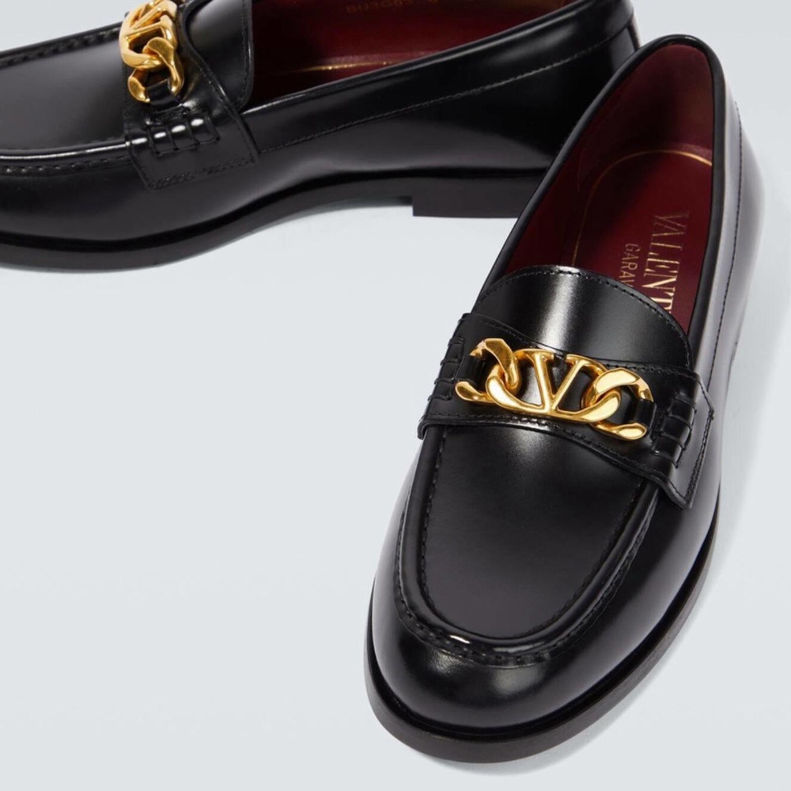 Valentino Garavani VLogo Chain Loafers in Black/Gold Size 42 NEW +DustBag $1,150