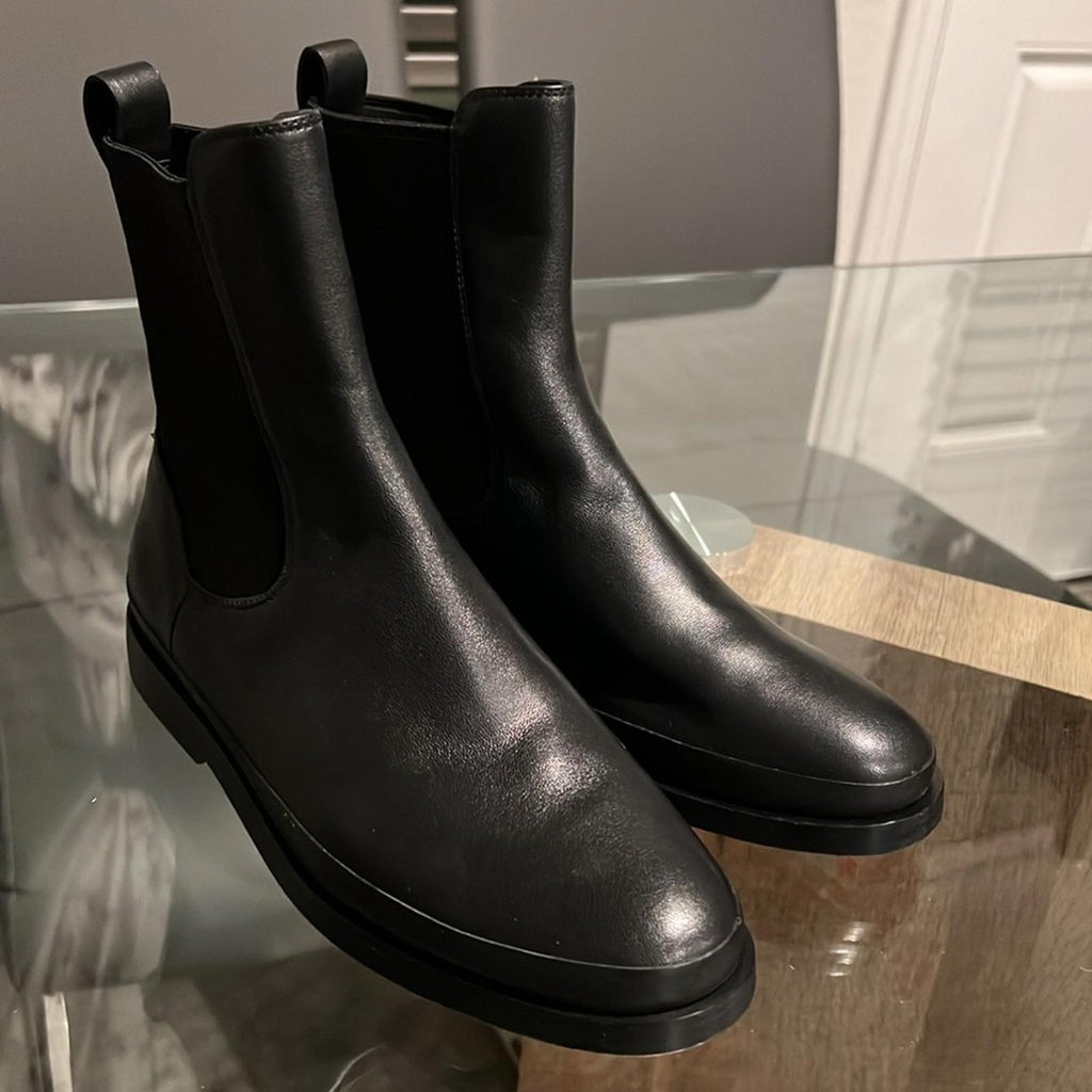 NEW Vince Cecyl Chelsea Leather Ankle Boots in Black, Size 7.5, New without Box