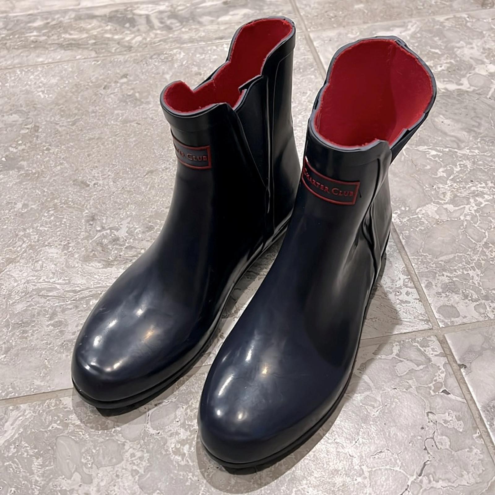 Charter Club Cloudburst Outdoor Stretch Rain Boots in Navy EXCELLENT