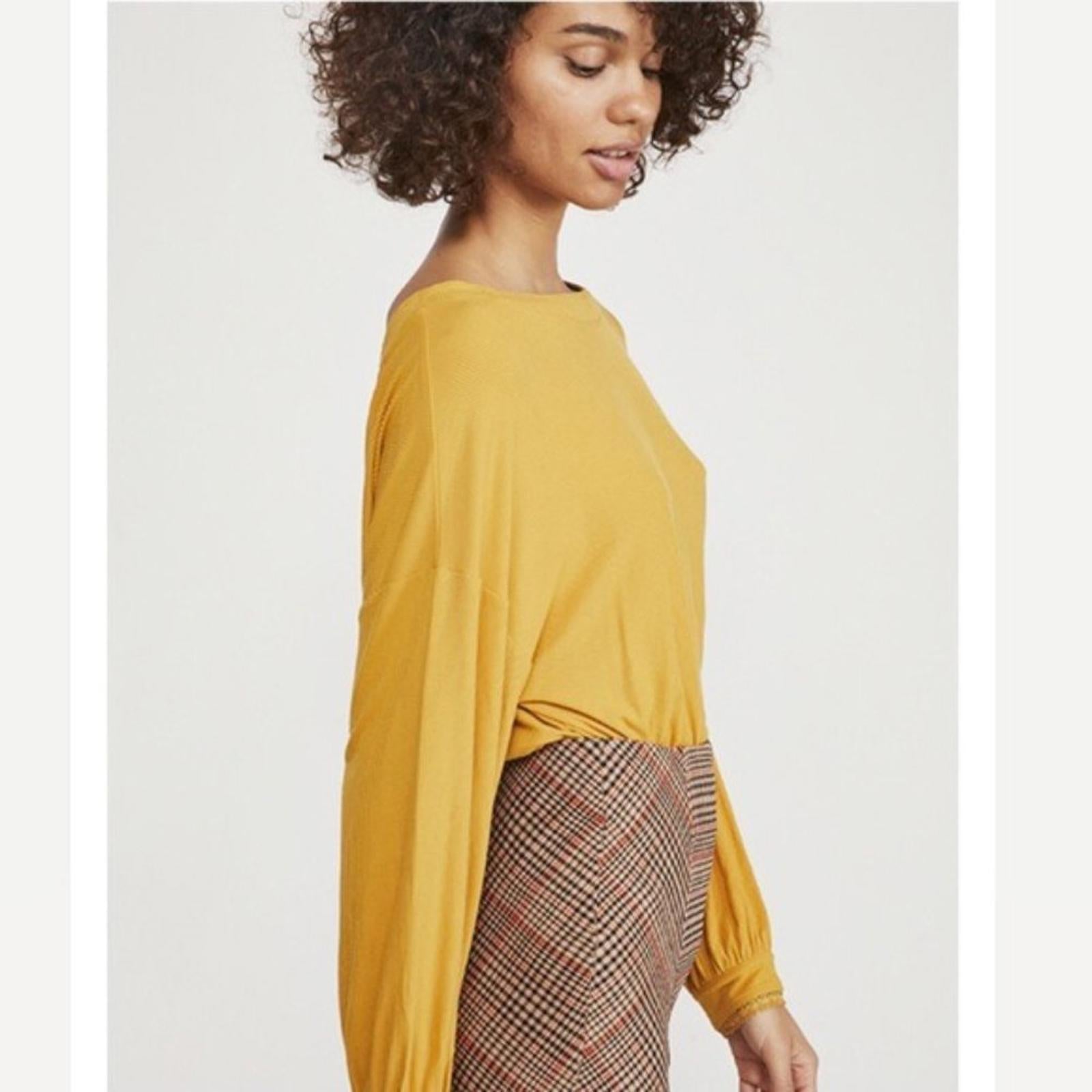 Free People Shimmy Shake Open Twist Back Top/ Sweater in Gold, Size S New w/Tag