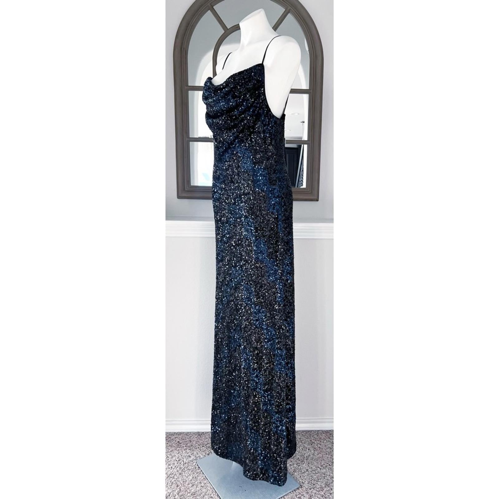Halston Syrena Gown in Wave Sequined , Black/Navy Size 12 New w/Tag Retail $595