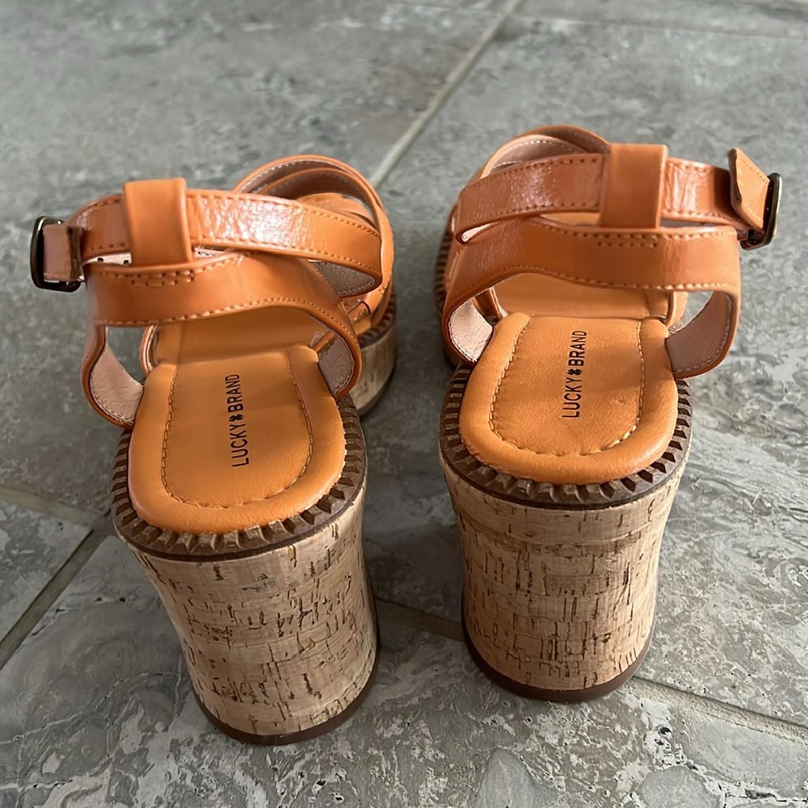 Lucky Brand Taiza Ankle Strap Platform Sandals in Sunflower Tan, Size 9.5 NEW