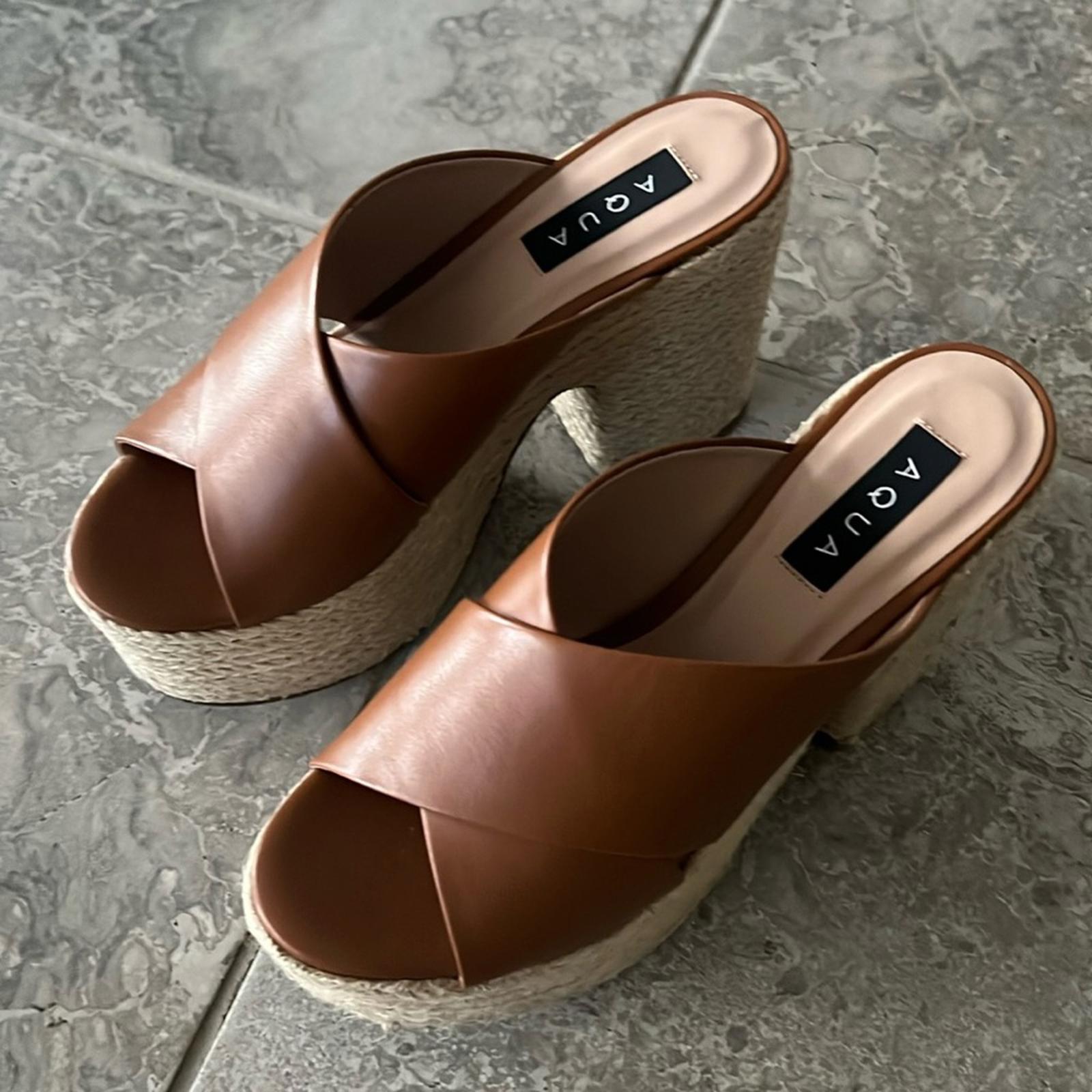Bloomingdale’s Aqua July Platform Slide Sandals in Cognac, Size 8 New in Box