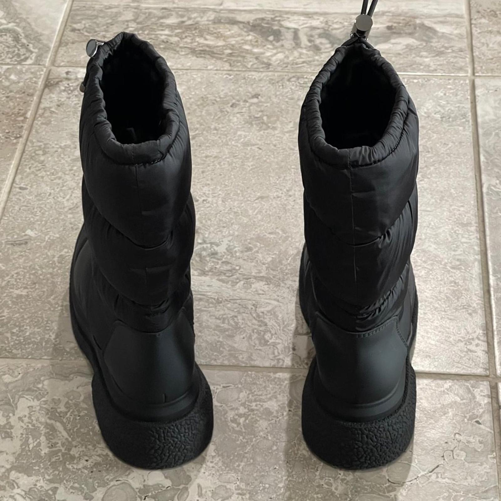 Stuart Weitzman Cam SportLift Boots in Black, Size 7.5 New in Box Retail $595