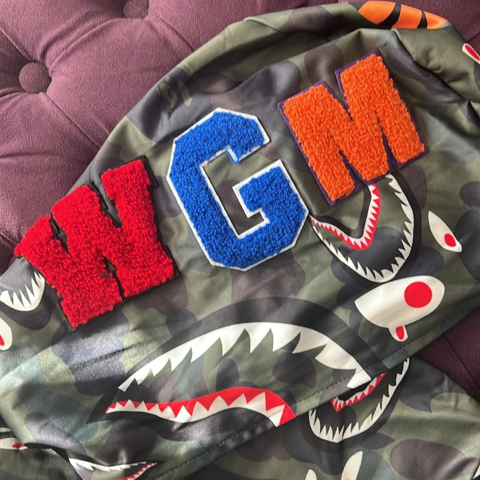 NEW 1st Camo Shark Relaxed Full Zip Hoodie, Size M NEW w/o Tag EXCELLENT!