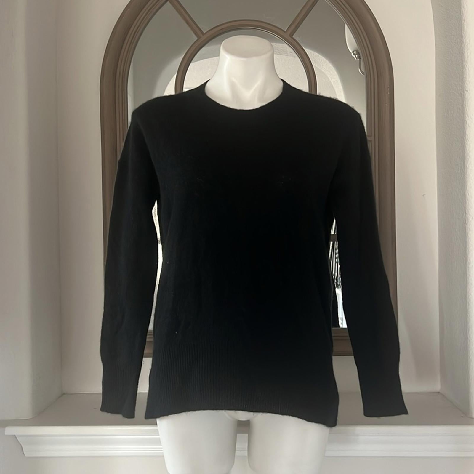 Sutton Studio Cashmere Crewneck in Black, Size XS NEW w/Tag $215
