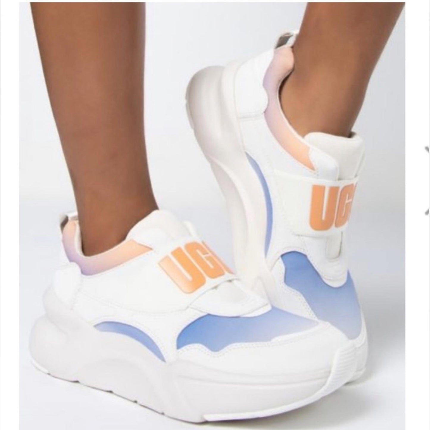 UGG Women's LA Flex Sneaker, Scallop Gradient Size 8, Comes in Original Box