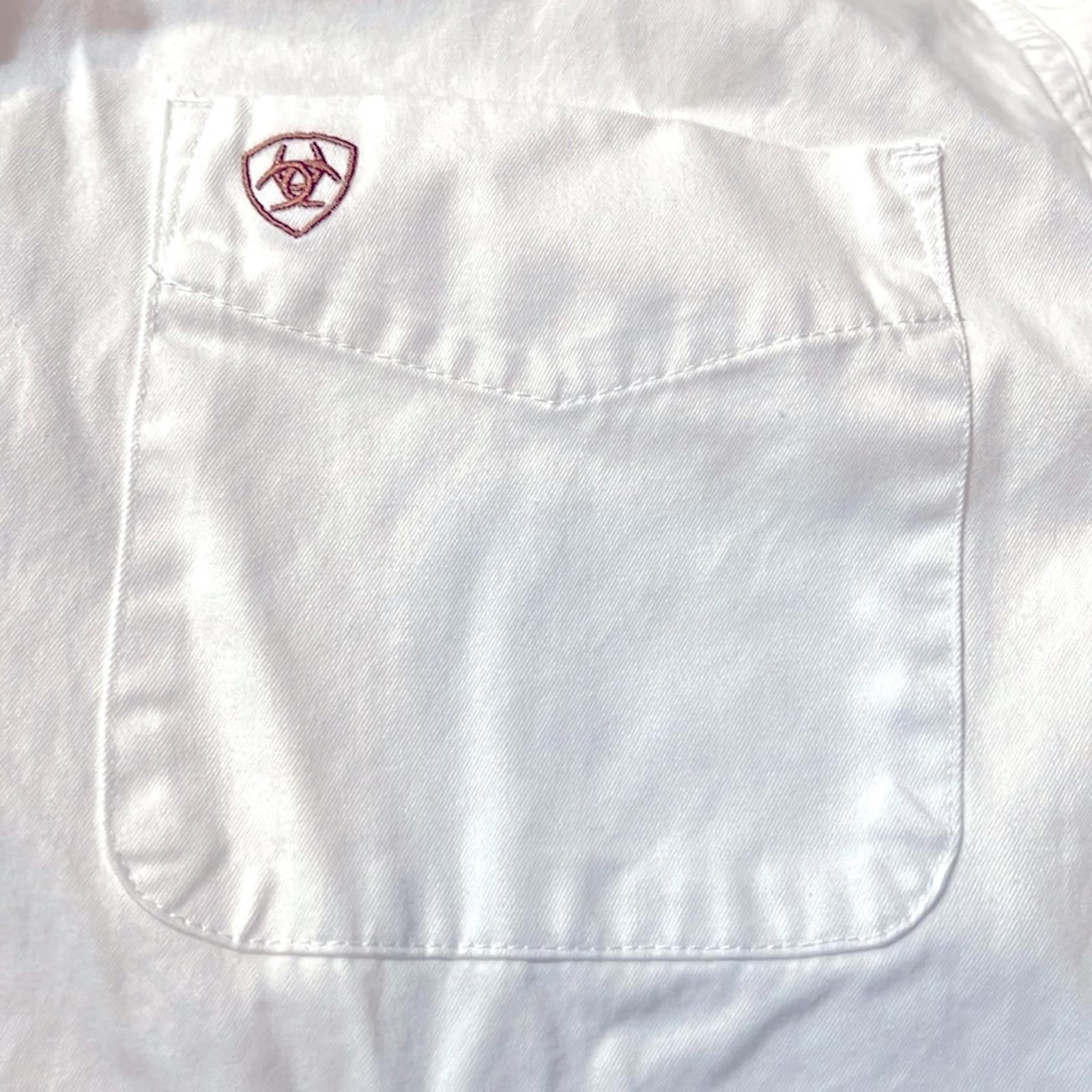 Ariat Solid Twill Classic Fit Shirt in White, Size S