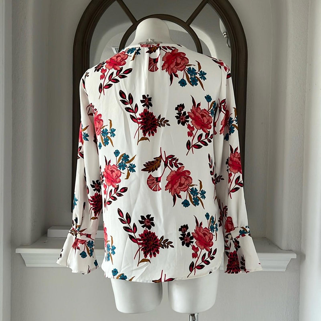 NEW Ann Taylor LOFT White Floral Print Blouse, Keyhole Bell Sleeve Size XS NWOT